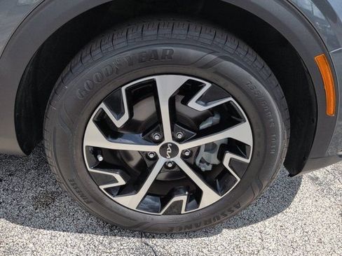 Used 2023 Kia Sportage EX FWD image 11