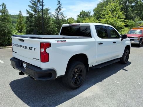 Certified 2021 Chevrolet Silverado 1500 Custom Trail Boss w/ LPO, Dark Essentials Package AWD/4WD image 5