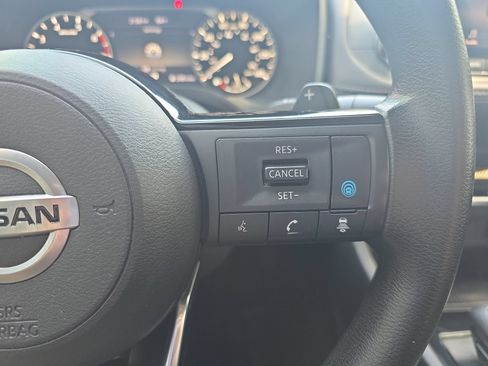 Used 2021 Nissan Rogue SV FWD image 18