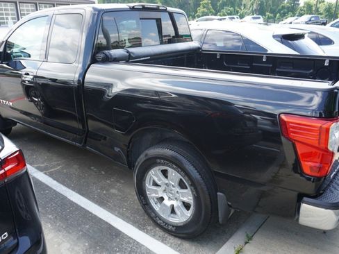 Used 2017 Nissan Titan SV w/ All Weather Package (L93) AWD/4WD image 6