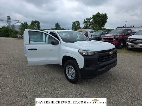 Used 2024 Chevrolet Colorado W/T w/ WT Convenience Package RWD image 39