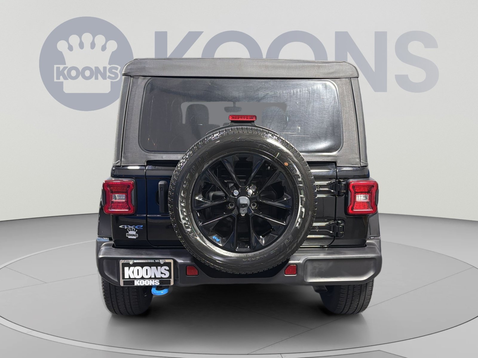 Used 2022 Jeep Wrangler Unlimited Sahara w/ Cold Weather Group AWD/4WD image 4