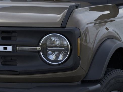 New 2025 Ford Bronco Base image 20