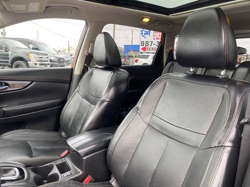 Used 2018 Nissan Rogue SL w/ Premium Package image 9