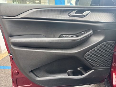 Used 2024 Jeep Grand Cherokee L Altitude image 13