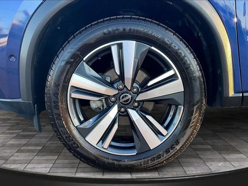 Used 2023 Nissan Rogue SL w/ SL Premium Package image 10