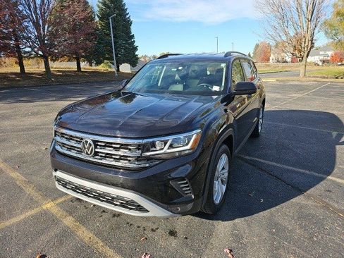 Used 2021 Volkswagen Atlas SE image 2