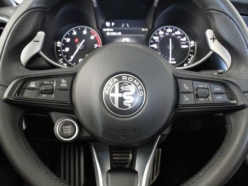 Used 2022 Alfa Romeo Giulia Sprint image 13