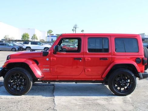 Used 2024 Jeep Wrangler Unlimited Sahara AWD/4WD image 6