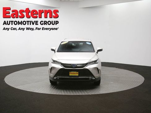 Used 2023 Toyota Venza Limited image 48