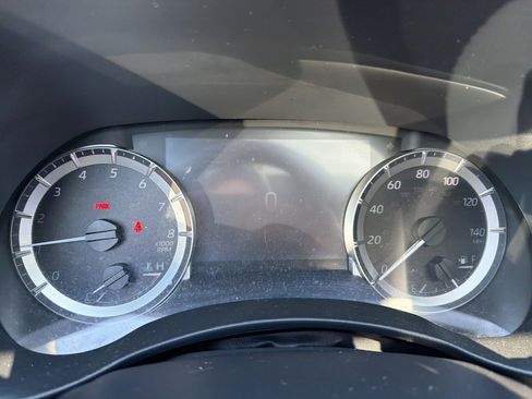 Used 2024 Toyota Highlander XLE image 17