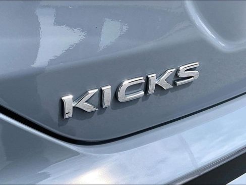 Used 2023 Nissan Kicks SV FWD image 8