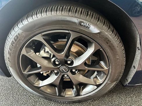 Used 2025 Chrysler Pacifica Limited FWD image 39
