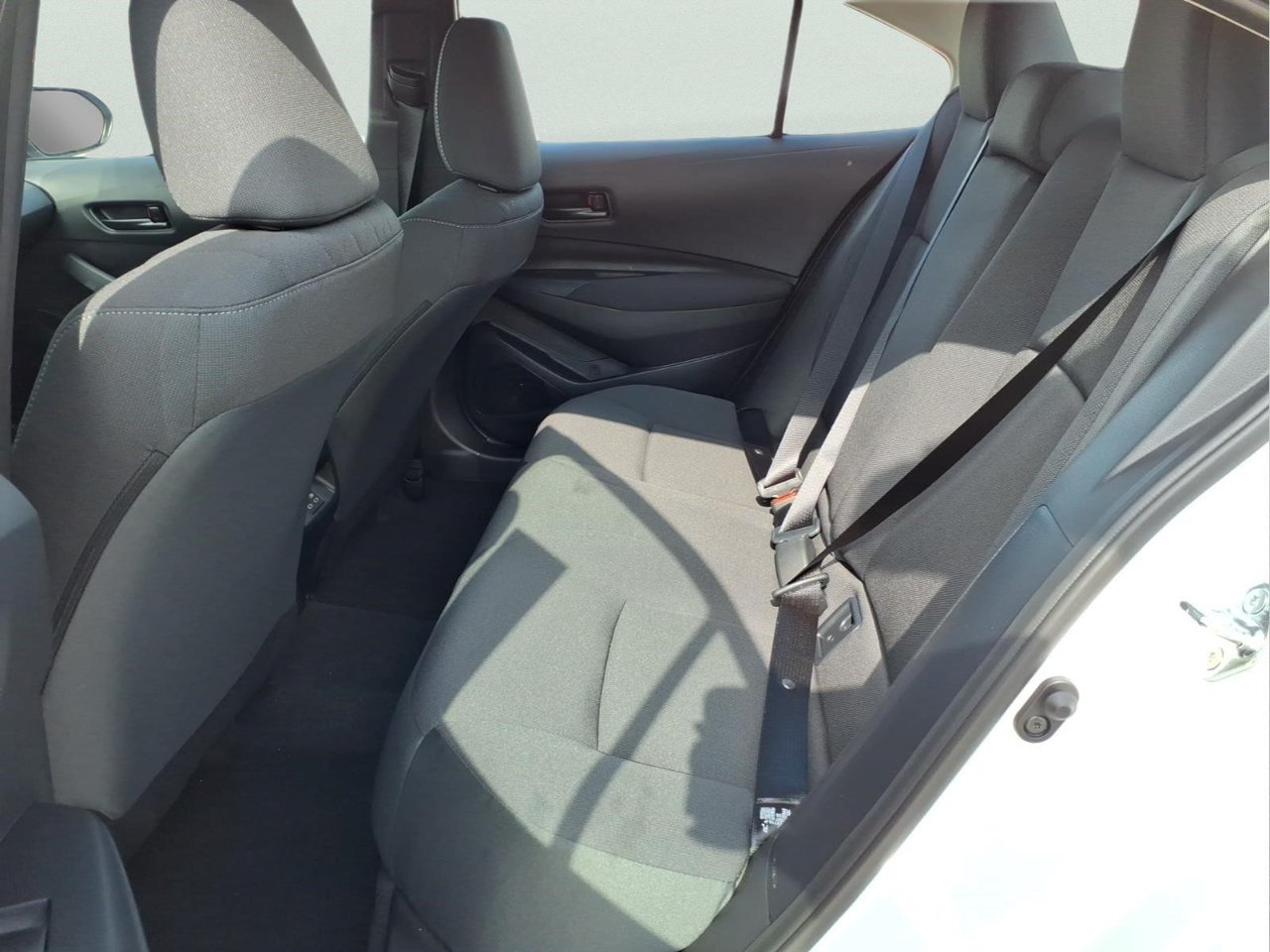 Used 2027 Toyota Corolla LE FWD image 12
