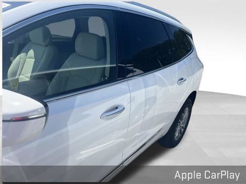 Used 2023 Buick Enclave Essence FWD image 3