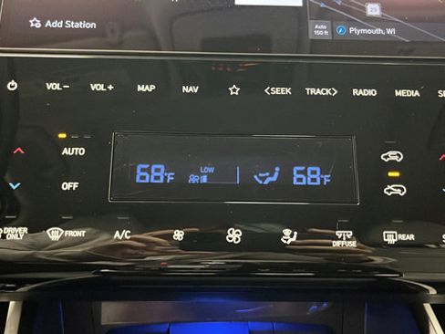Used 2024 Hyundai Tucson Limited AWD/4WD image 18