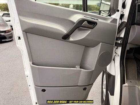 Used 2017 Mercedes-Benz Sprinter 2500 image 21