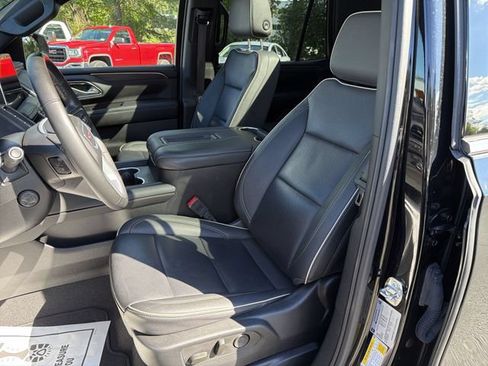 Certified 2024 GMC Yukon SLT w/ SLT Premium Package AWD/4WD image 19