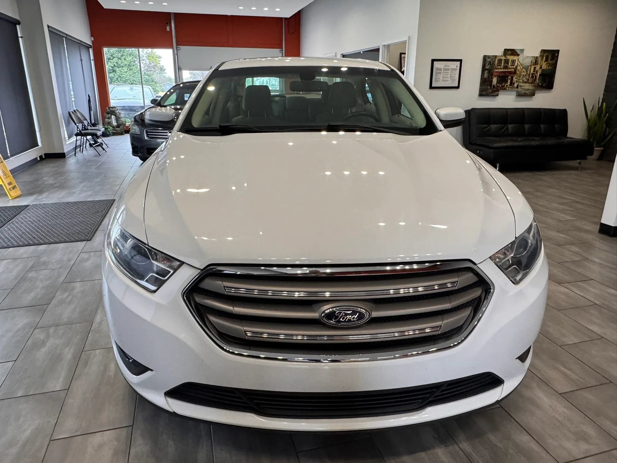 Used 2016 Ford Taurus SEL FWD image 6