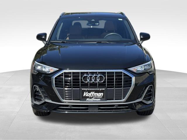 Used 2020 Audi Q3 2.0T Premium w/ Convenience Package AWD/4WD image 2