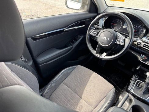 Used 2022 Kia Seltos S AWD/4WD image 13