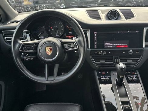 Used 2022 Porsche Macan image 25