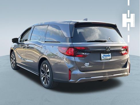 Used 2026 Honda Odyssey Elite image 2