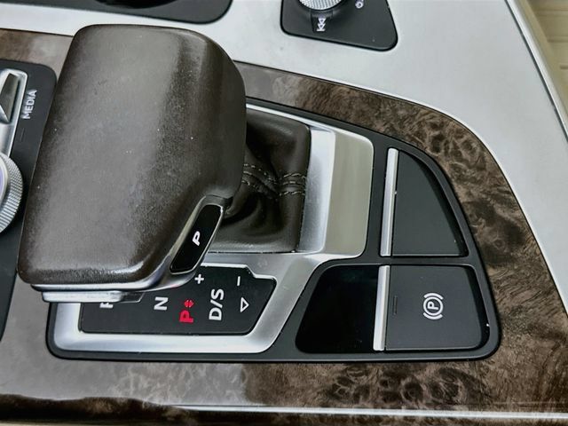 Used 2019 Audi Q7 2.0T Premium Plus AWD/4WD image 17