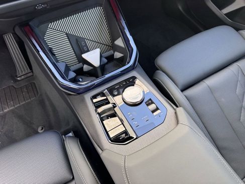 Used 2025 BMW X3 xDrive30i w/ Convenience Package image 17