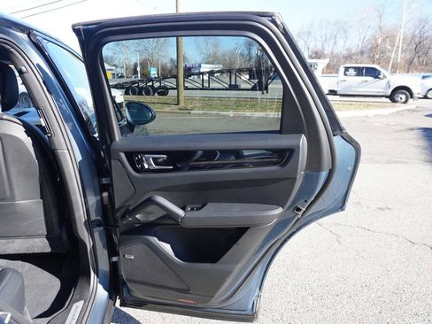 Used 2019 Porsche Cayenne E-Hybrid image 29