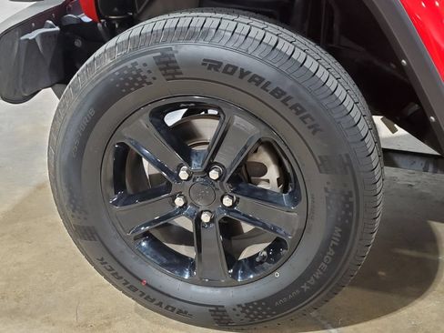 Used 2021 Jeep Wrangler Unlimited Sahara AWD/4WD image 46