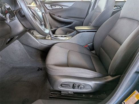Used 2020 Chevrolet Malibu LT image 11
