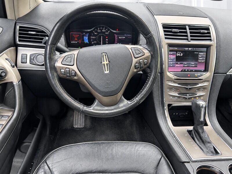 Used 2013 Lincoln MKX AWD image 12