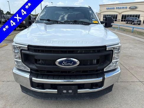 Used 2022 Ford F250 XL w/ Power Equipment Group AWD/4WD image 2