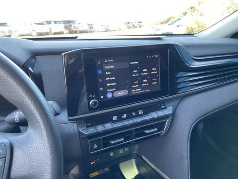 Used 2025 Toyota Camry LE image 36