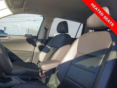 Used 2021 Volkswagen Tiguan SE image 14