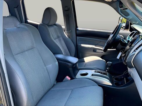 Used 2013 Toyota Tacoma PreRunner w/ TRD Sport Pkg RWD image 8