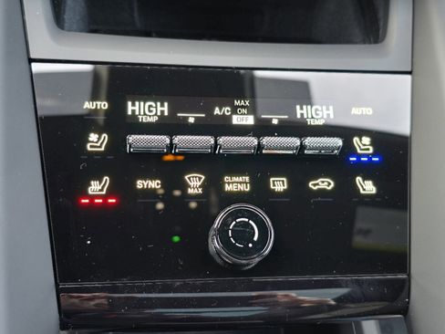 New 2025 Porsche Macan 4S Electric image 24