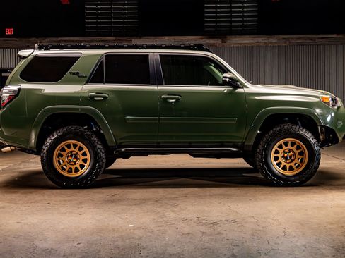 Used 2022 Toyota 4Runner TRD Off-Road Premium w/ TRD Black Wheel Package (TMS) image 10