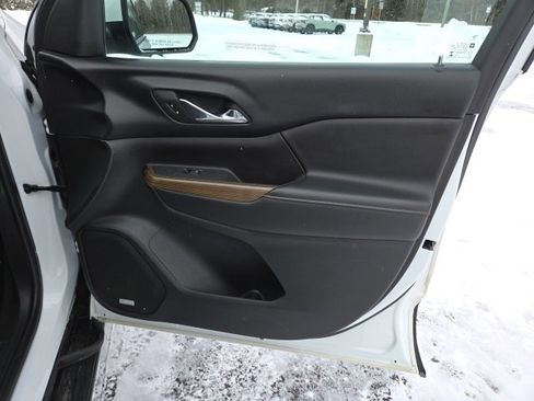 Used 2018 GMC Acadia SLE image 46