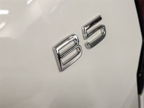 Used 2025 Volvo XC90 B5 Plus image 13