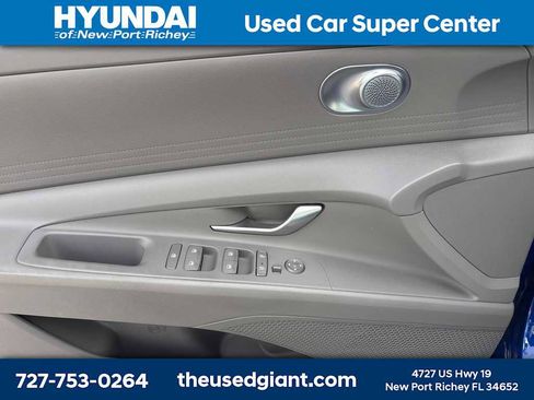Used 2023 Hyundai Elantra SEL image 9