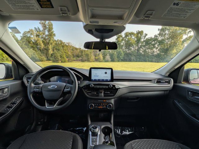 Used 2025 Ford Escape Active FWD image 12