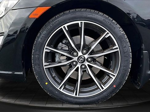 Used 2015 Scion FR-S image 9