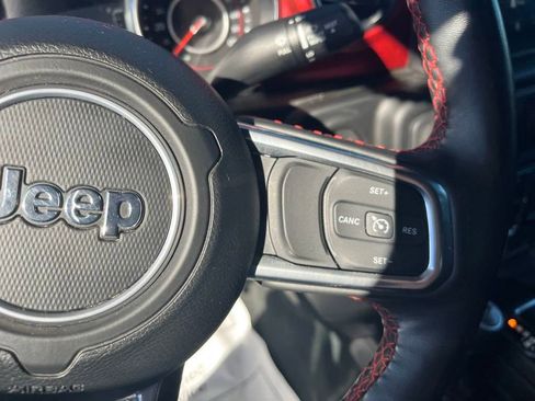 Used 2022 Jeep Wrangler Unlimited Rubicon w/ Steel Bumper Group image 15