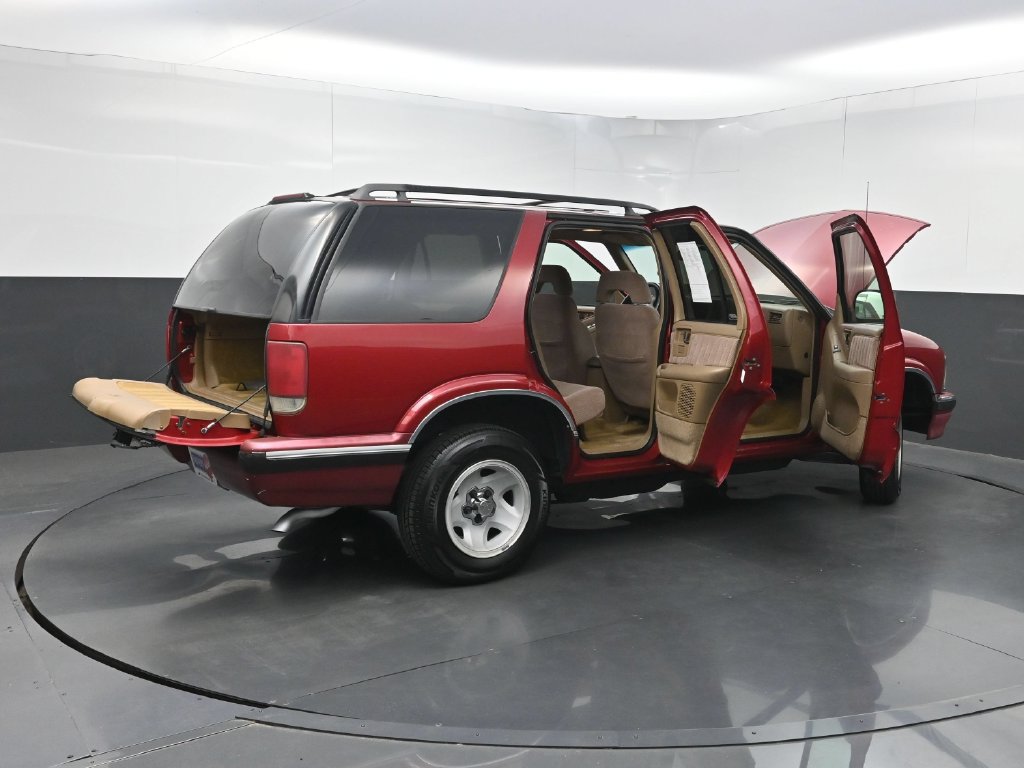 Used 1996 Chevrolet Blazer 2WD 4-Door image 29