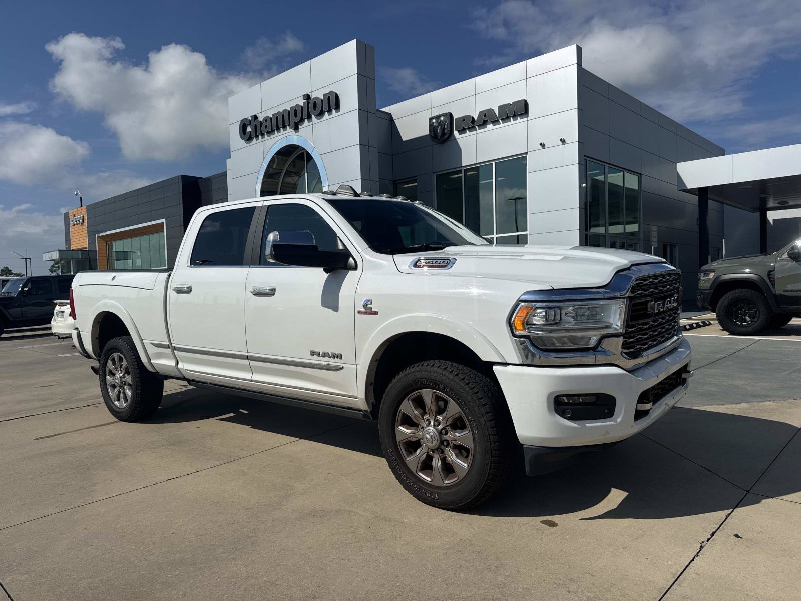 Used 2019 RAM 2500 Limited AWD/4WD image 1