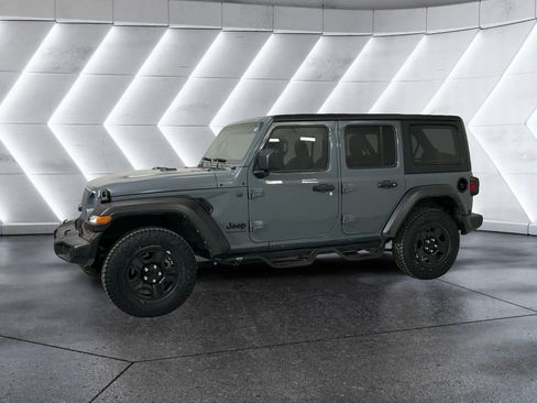 Used 2024 Jeep Wrangler Unlimited Sport AWD/4WD image 3
