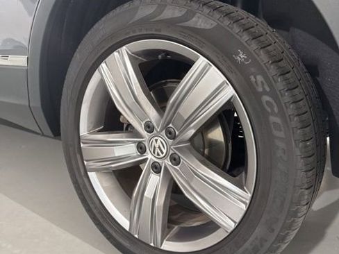 Used 2021 Volkswagen Tiguan SEL image 12