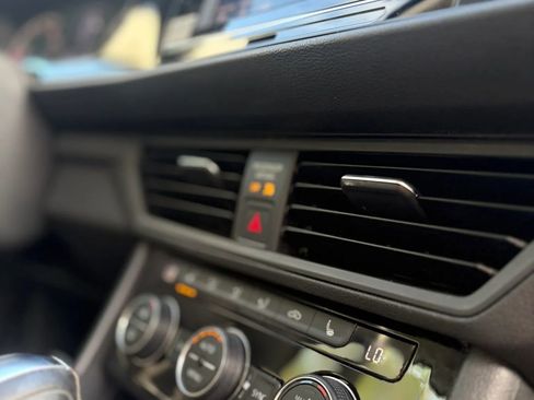 Used 2019 Volkswagen Jetta SE image 26